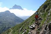 Due giorni: da Lizzola > Passo di Bondione> Pizzo Tre Confini (2824 mt.) >Val Cerviera >Rif Barbellino > Val-Lago Malgina>Curò il 5-6 agosto 2009 - FOTOGALLERY